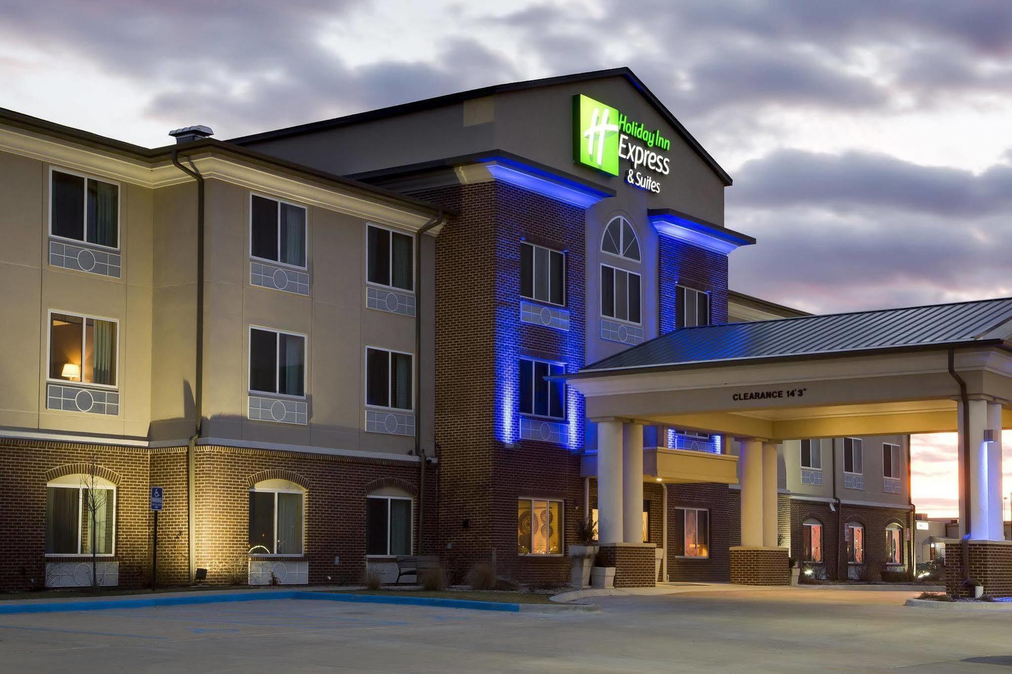Holiday Inn Express & Suites Nevada By Ihg Εξωτερικό φωτογραφία