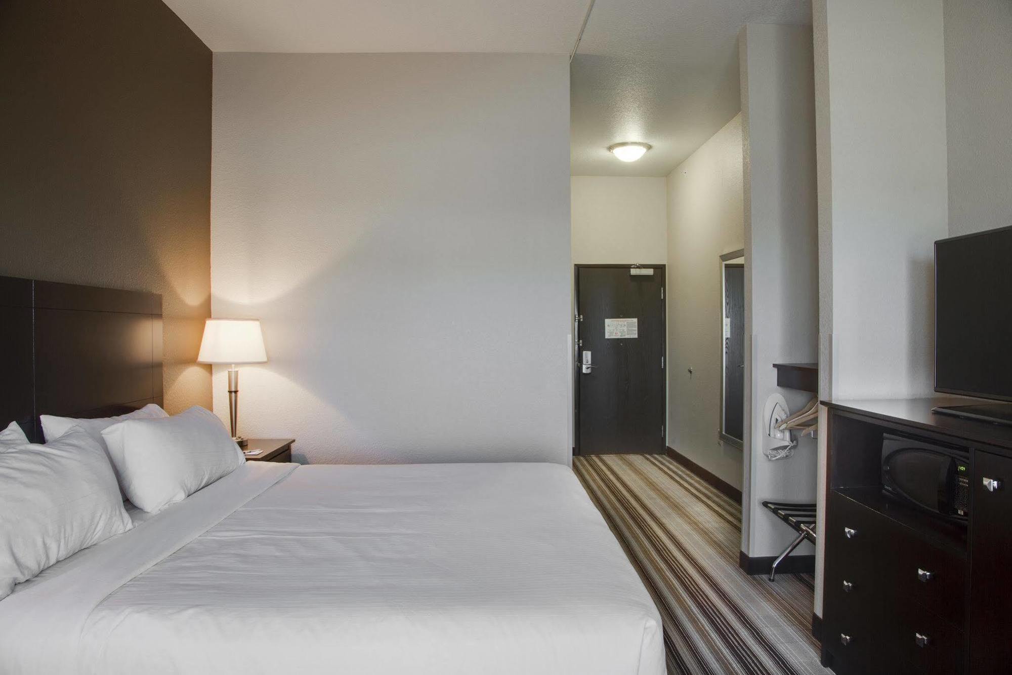 Holiday Inn Express & Suites Nevada By Ihg Εξωτερικό φωτογραφία