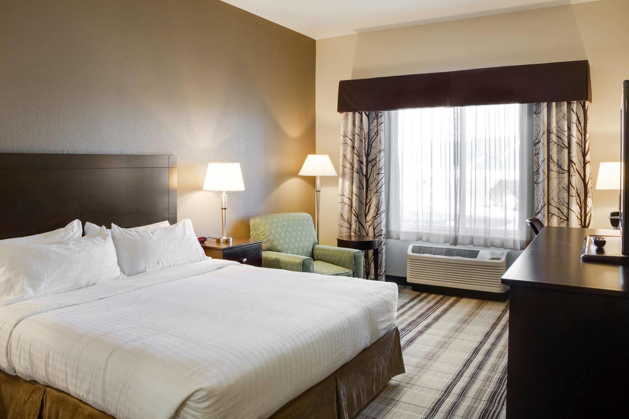Holiday Inn Express & Suites Nevada By Ihg Εξωτερικό φωτογραφία