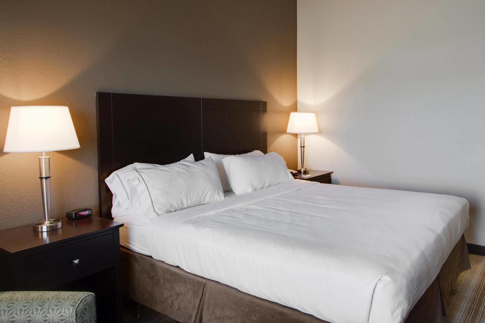 Holiday Inn Express & Suites Nevada By Ihg Εξωτερικό φωτογραφία